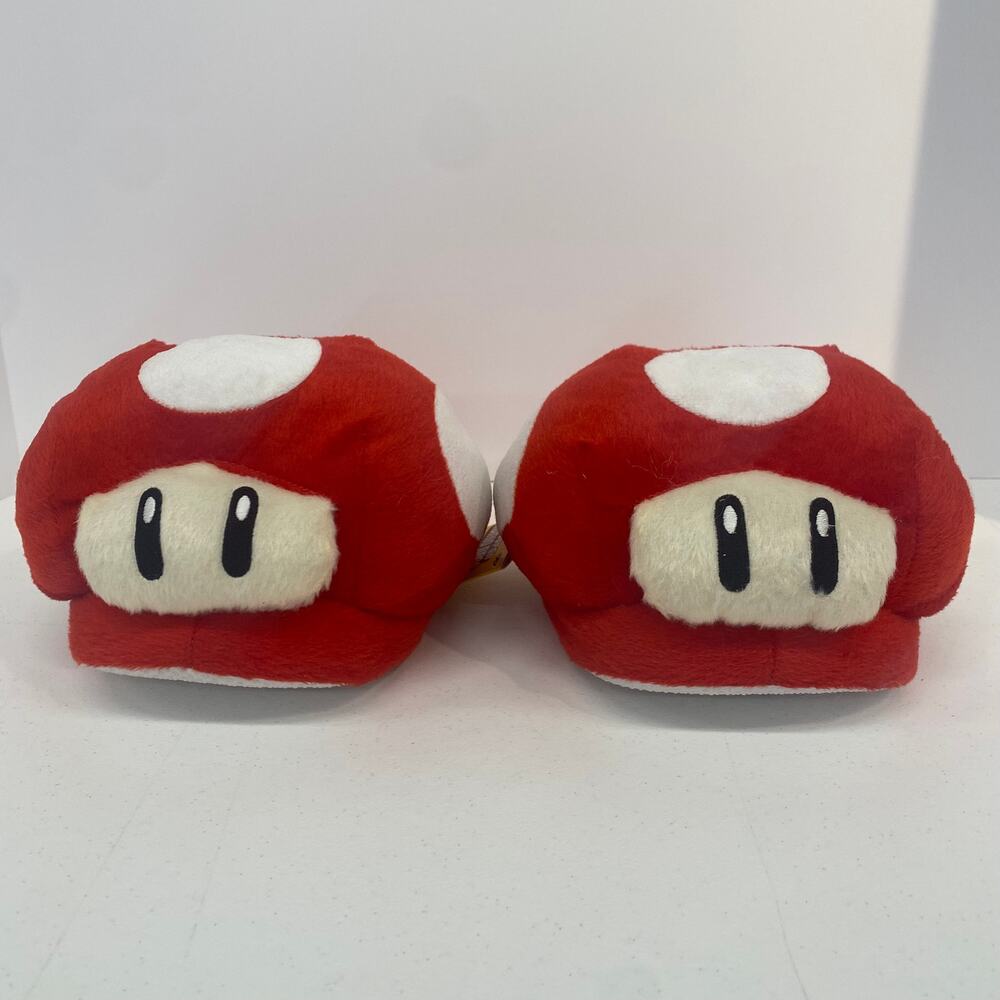 *NEW* 2006 BANPRESTO SIZE 5 SUPER MARIO SLIPPERS